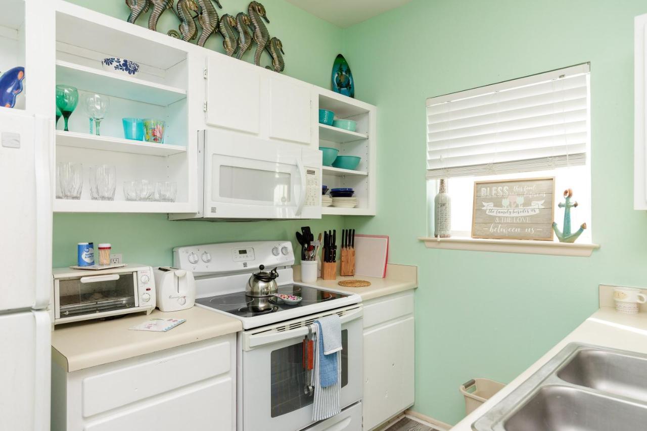 Affordable Family Condo -Walking Distance To Beach By Mustang Island, Sleeps Four, 2025 Traveler Award Corpus Christi Exterior photo