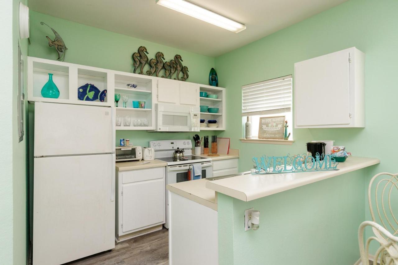 Affordable Family Condo -Walking Distance To Beach By Mustang Island, Sleeps Four, 2025 Traveler Award Corpus Christi Exterior photo