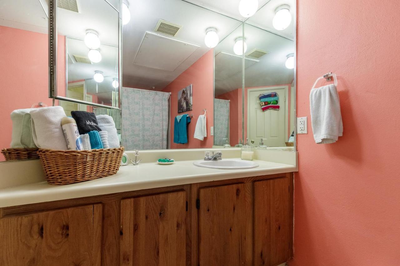 Affordable Family Condo -Walking Distance To Beach By Mustang Island, Sleeps Four, 2025 Traveler Award Corpus Christi Exterior photo