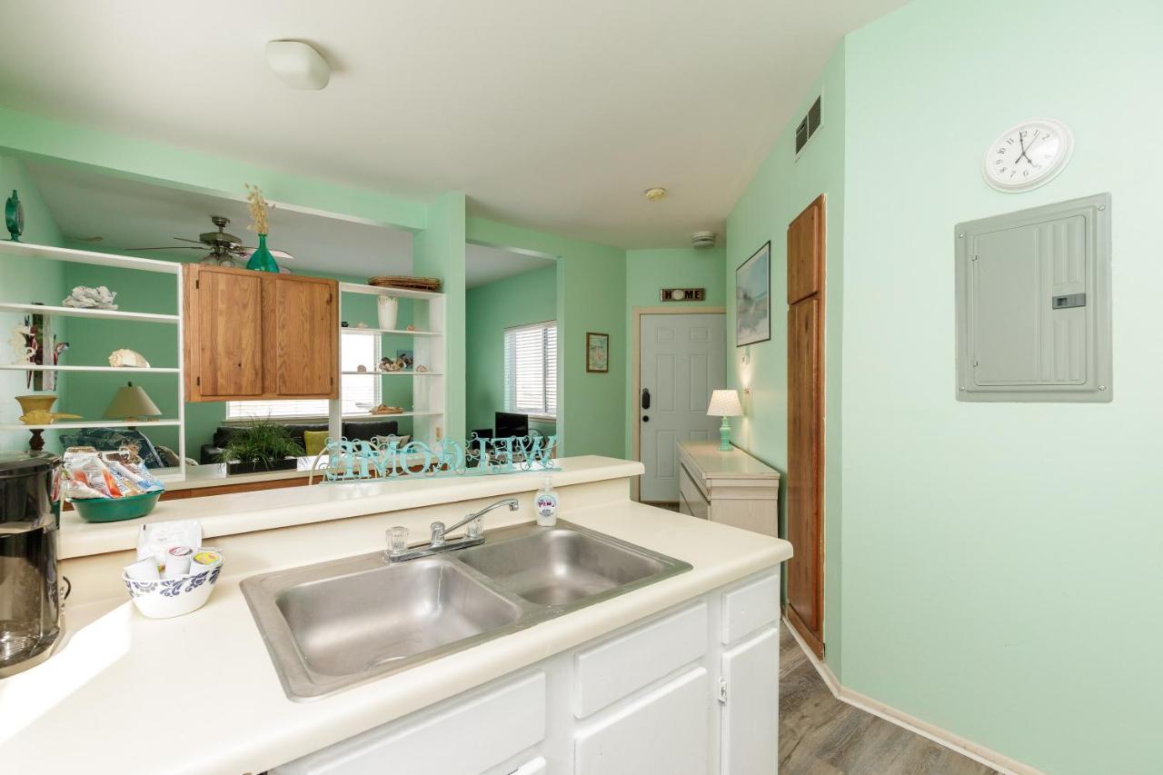 Affordable Family Condo -Walking Distance To Beach By Mustang Island, Sleeps Four, 2025 Traveler Award Corpus Christi Exterior photo