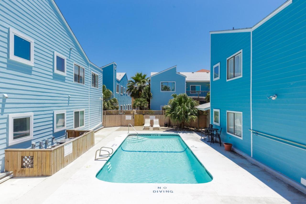 Affordable Family Condo -Walking Distance To Beach By Mustang Island, Sleeps Four, 2025 Traveler Award Corpus Christi Exterior photo